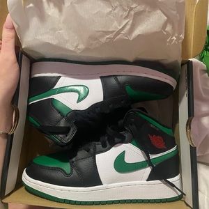 Air Jordan 1 mids